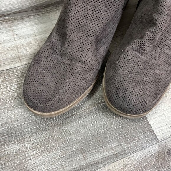DV By Dolce Vita Perforated Faux Suede Ankle Boots Grey Taupe Women’s Size 10 - Picture 3 of 9